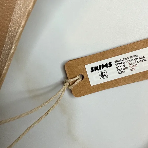 NWT Skims Wireless Form Super Push-Up Bra  - Image 3