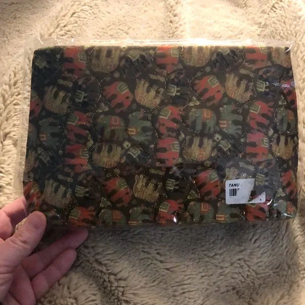 🔹4 for $30 New in Bag Zipper Bag Brown - Image 2