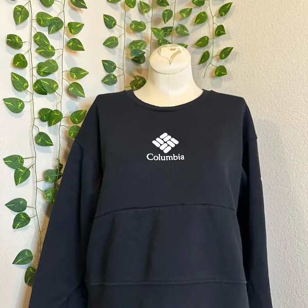Womens Columbia black and white cropped crewneck size medium - Image 3