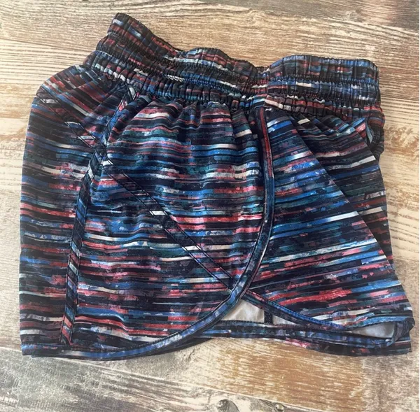 Lululemon Training Women's Training Shorts Size 4 - Image 6