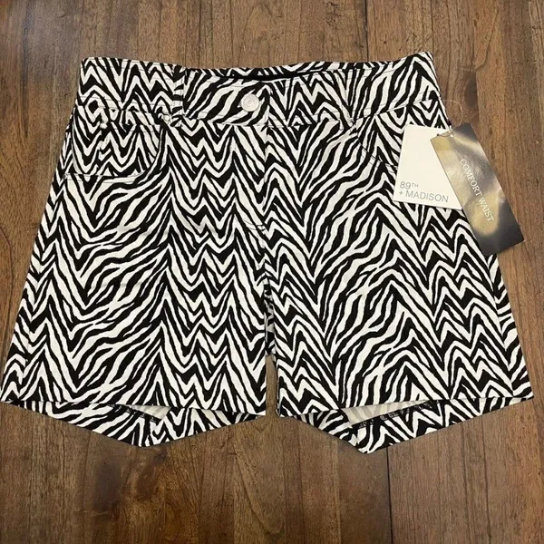 89th + Madison | Zebra Stretch Shorts Black Size 6 - Image 5