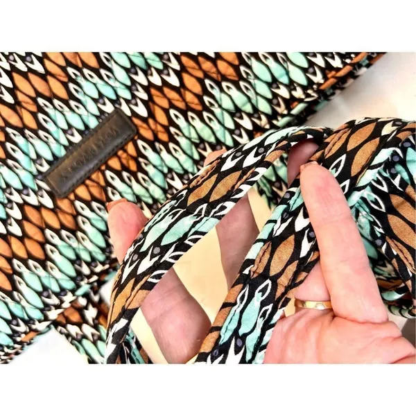Vera Bradley Quilted "Sierra Stream" Medium Vera Tote Shoulder Handbag Blue‎ - Image 6