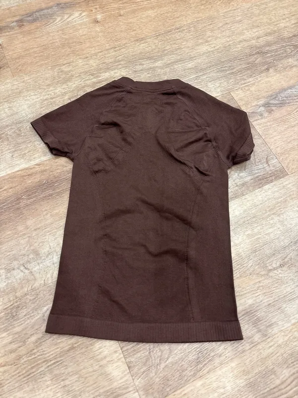 Been short sleeve workout top  - Image 2