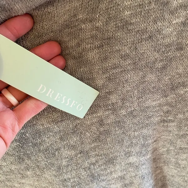 Dressfo NWT Hooded Gray Sweater‎ Medium - Image 4