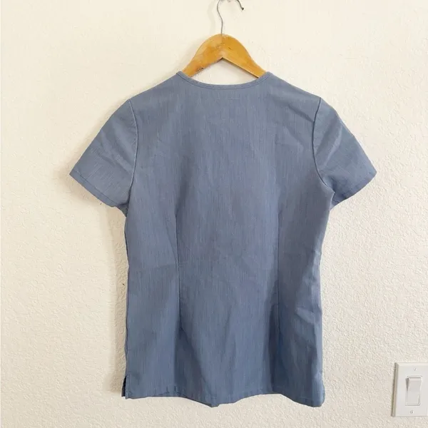 FIGS Scrub Top XXS Light Blue V-Neck Technical Collection Short Sleeve Pockets - Image 2