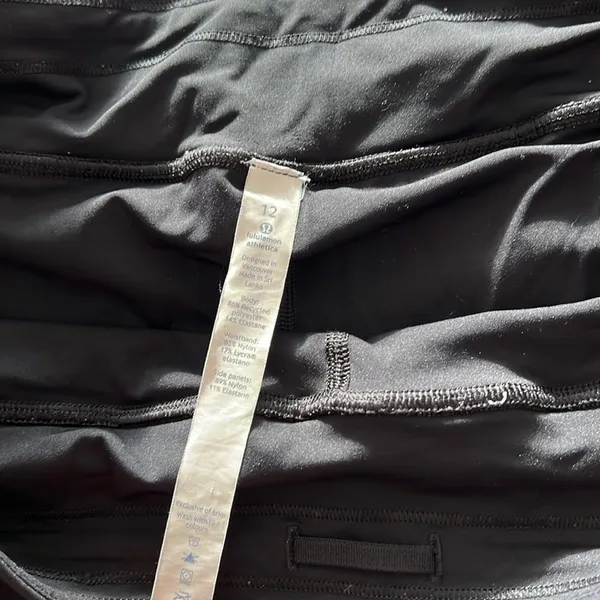 Lululemon Hotty Hot HR Naked Shorts Black 2.5” Size 12 - Image 7