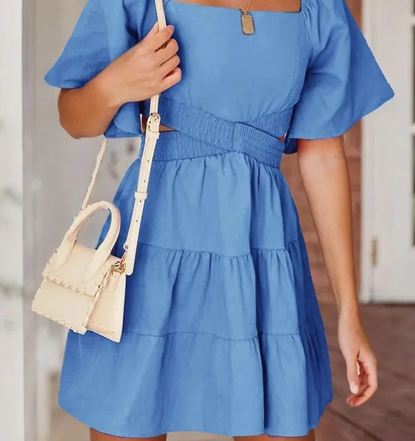 Short sleeve blue dress with open back detail - Image 4