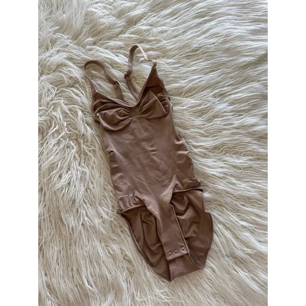 Skims Seamless Sculpt Brief Bodysuit Sienna Size XS - Image 2
