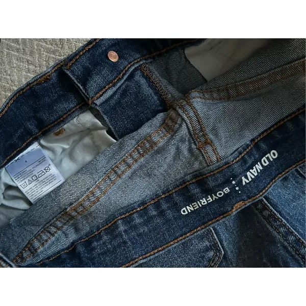 Old Navy Jean Short Size 4 - Image 5