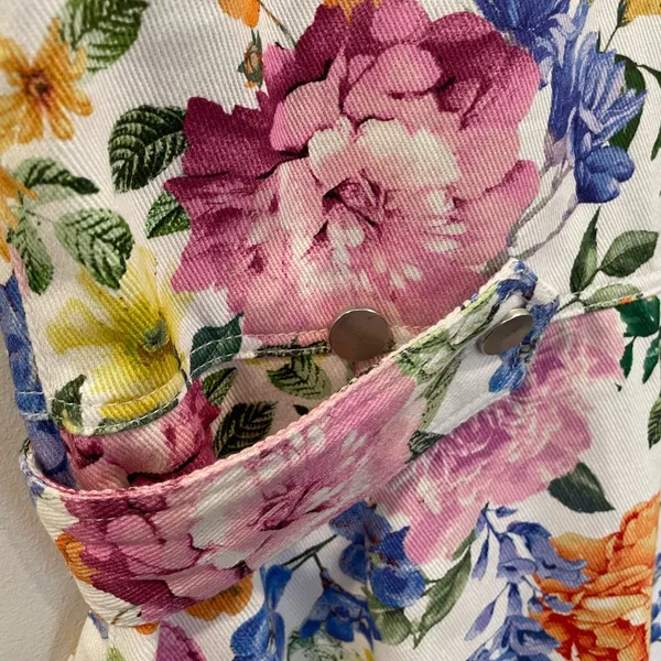 Floral Cotton Twill Sleeveless Button-down Mini Dress with adjustable waist - Image 9