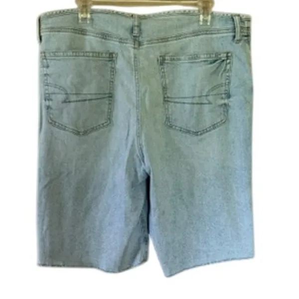 American Eagle Women's Stretch Denim Jorts Bermuda Shorts Size 16 Light Wash - Image 3