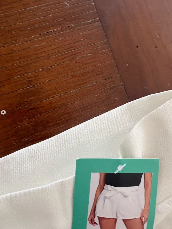White shorts Size XL - Image 2