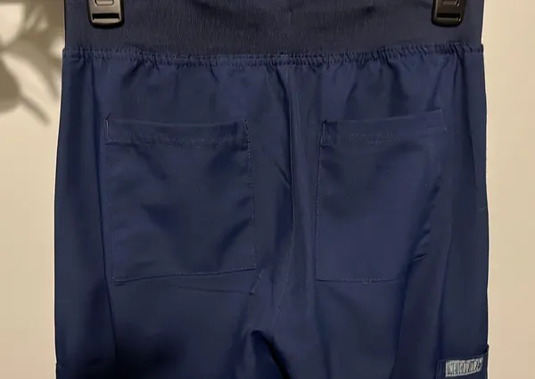 Med couture Scrubs - Image 7