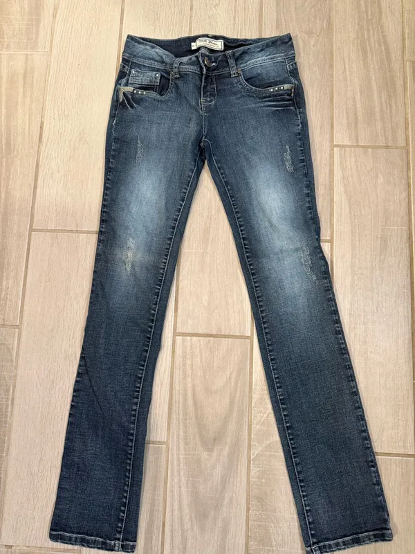 Mid-Rise Embellished Pocket Flare Jeans in Medium Blue - Image 3