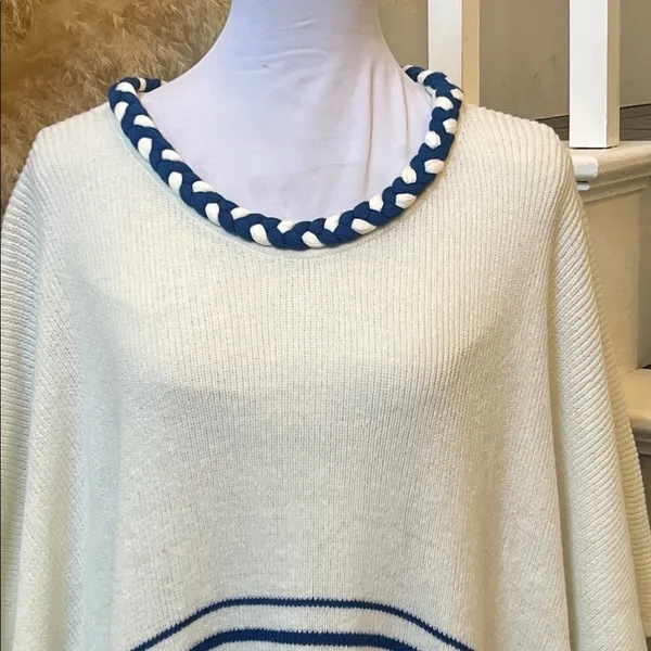 060- Wildfox Frida Traveler Fringe Oversized Blue White Sweater Poncho Size Smal - Image 4