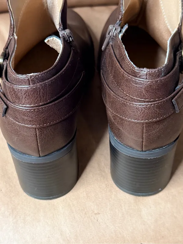 Life Stride Brown Booties - Image 3