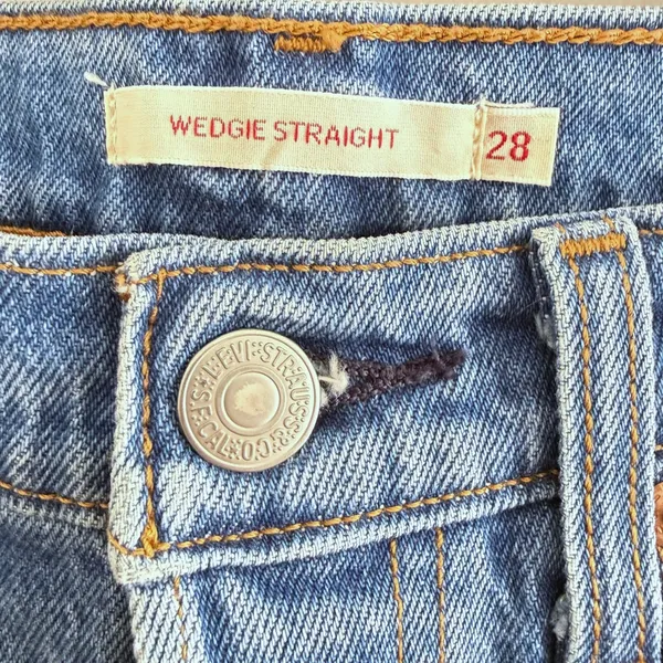 Levis Premium Wedgie Straight High Rise‎ Medium Wash Distressed Jeans Size 28 - Image 7