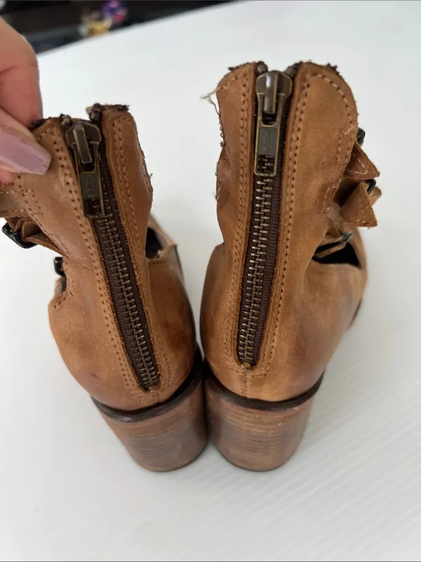 Freebird by Steven Randi Tan Womens Shoes Leather Upper Lining and Soles Ankle Straps Sz 8 - Image 5