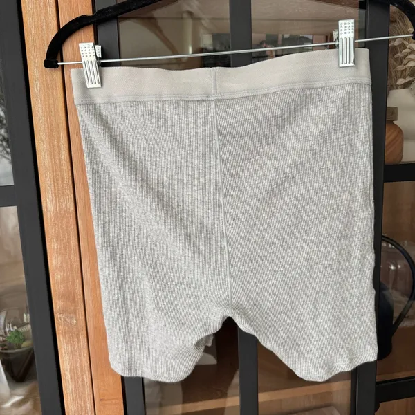 SKIMS boyfriend boxers shorts high waisted rise ribbed cotton light heather grey - Image 4