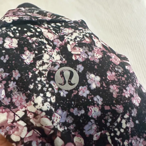   Lululemon floral speed short 2.5 lined   - Image 5
