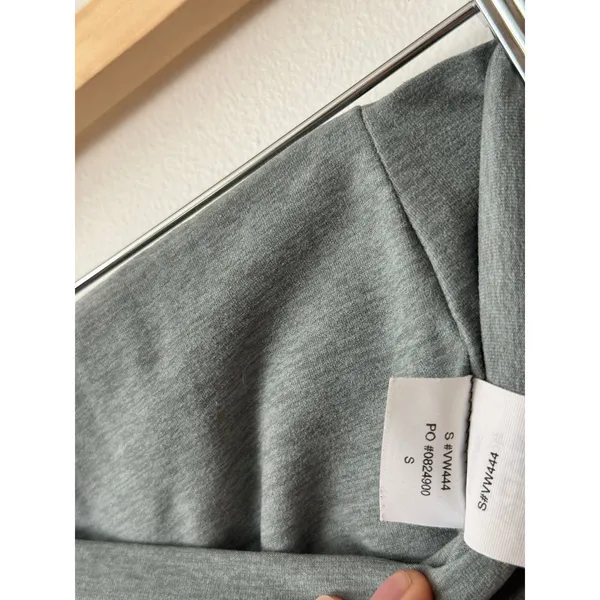 Vuori S Clean Elevation Leggings in Sea Foam Green - Image 5