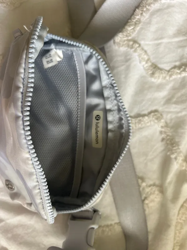 Lululemon Gray Camo Fanny Pack - Image 3