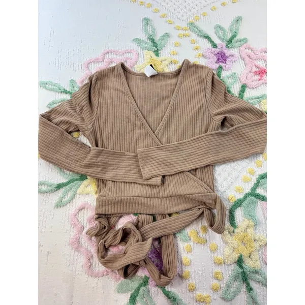 Windsor Wrap Top Ribbed Long Sleeve Tie Front Crop Top Beige Size M - Image 2