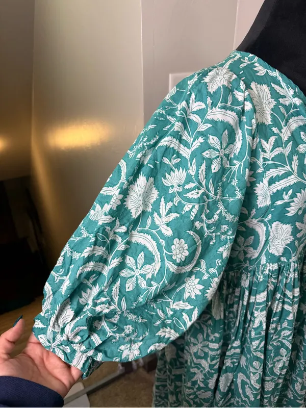 Molly Bracken Puffer Sleeve‎ Loose Fit Printed Blue White Floral Cotton Dress M - Image 4