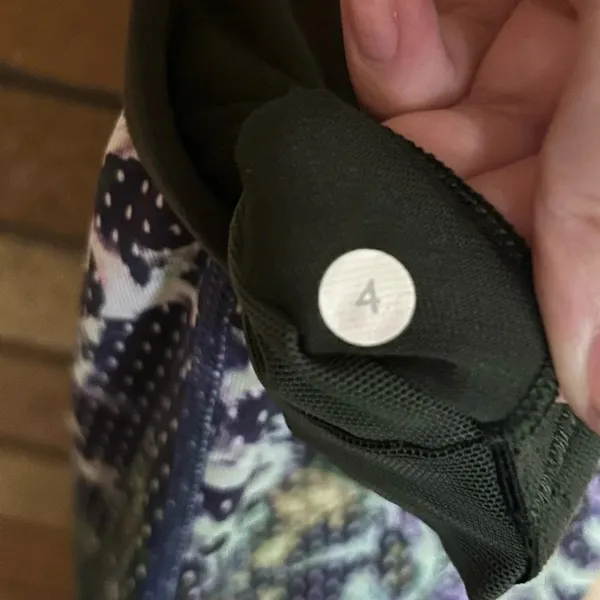 Lululemon Power Y Tank Lion Floral Sport White Multi / Gator Green Size 4 - Image 7
