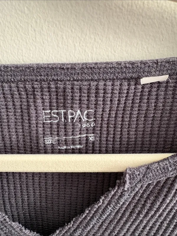 Aritzia Charcoal Ribbed V-Notch Long Sleeve Top - Image 2