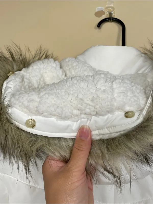 Aeropostale Women's Faux Fur Sherpa Hooded White Puffer Vest - Image 9