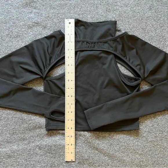 K-POP Inspired Black Cutout Crop Top – Long Sleeve, High Neck – Size XS‎ - Image 4