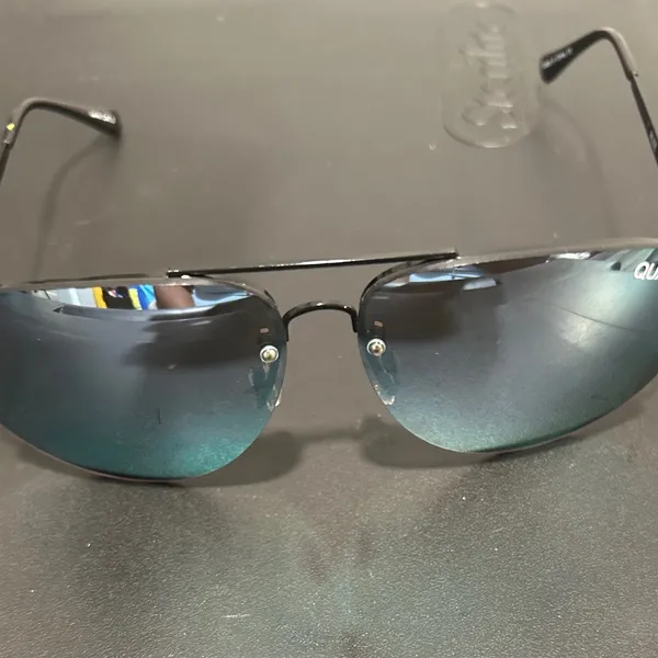 Quay Australia Black and Blue Sunglasses - Image 3