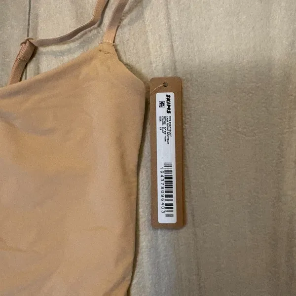 Skims fits everybody cami thong bodysuit - Image 3