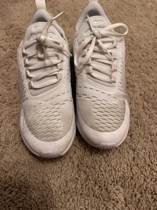 Nike Air Max 270 Shoes - Image 2