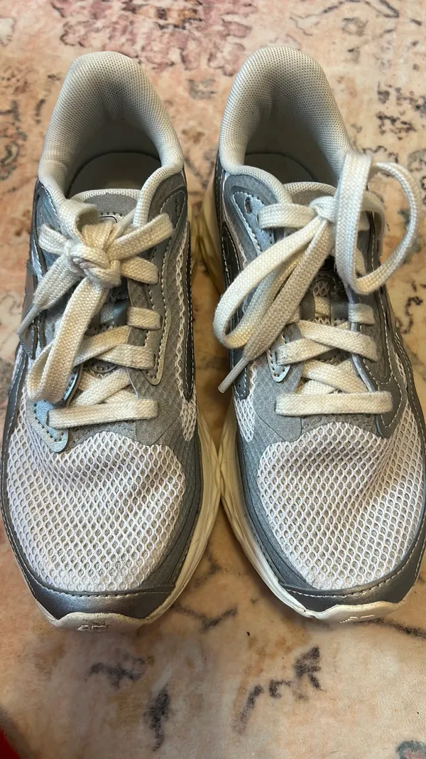 New Balance Sneakers - Image 8