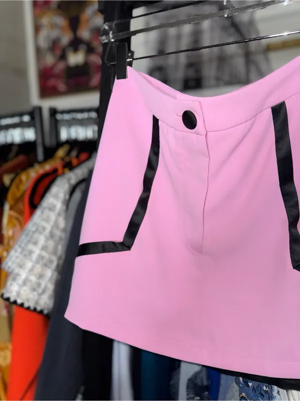 AE AmyEnjoyLife Pink Contrast Trim Mini Skort Women’s Small New NWT - Image 4