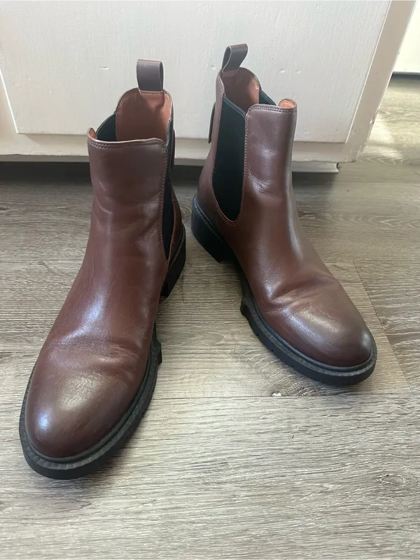 Coach Brown Leather Chelsea Booties with Black Elastic Panels - Image 6