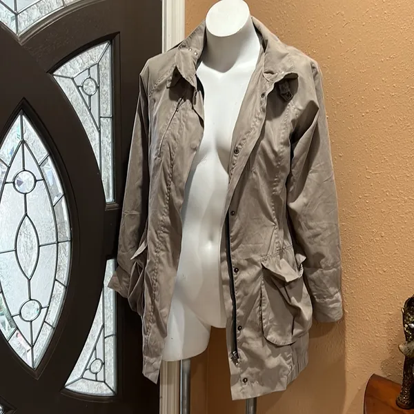 Zara tan jacket - Image 2
