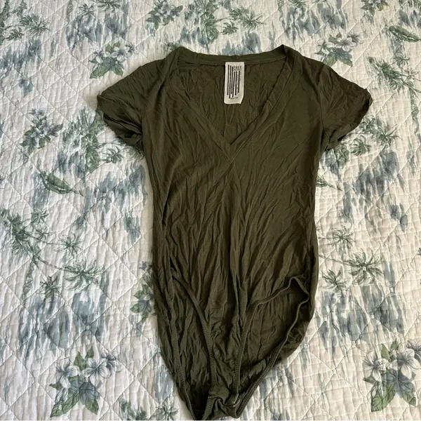 Free People Oh Me Oh My Bodysuit XS Olive Green Deep V Neck - Image 4