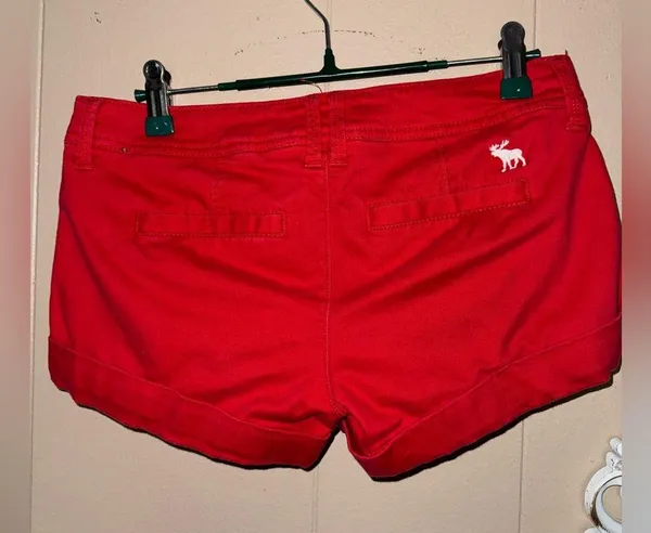 Abercrombie red shorts size 00 - Image 2