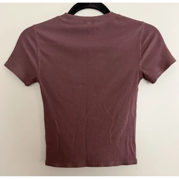Vuori Pose Fitted Tee Cropped Short Sleeve Mauve Women's Size XS - Image 2