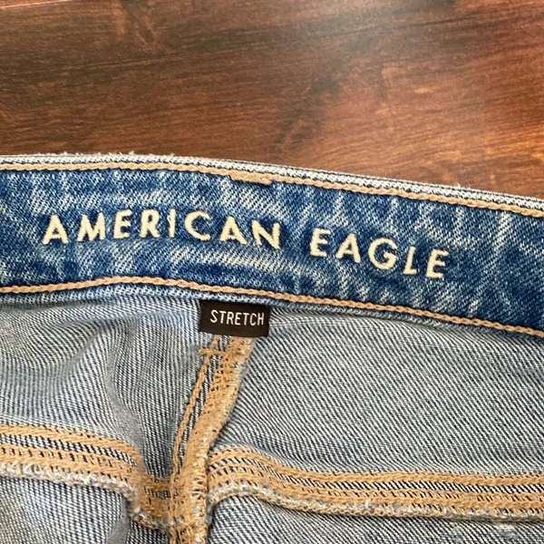 American Eagle Mom Straight Jean High Rise Distressed Medium Wash - Image 4