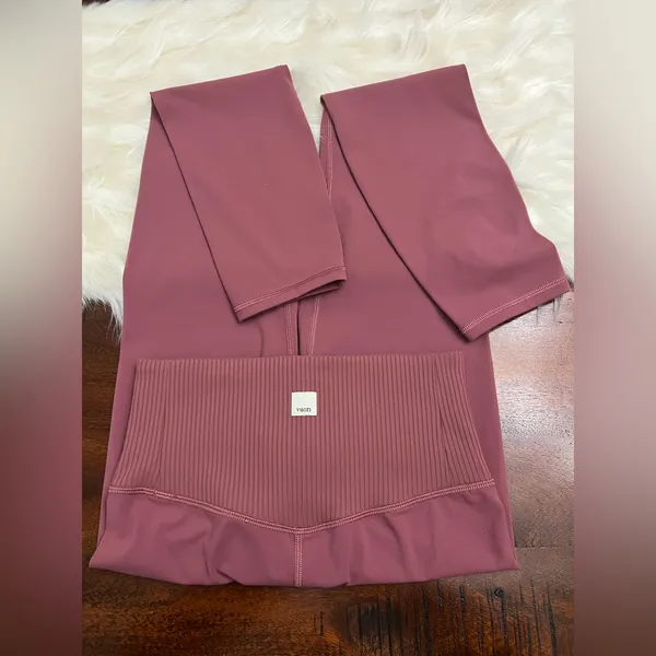 Vuori Ribbed Studio Leggings – High Rise – Size Small – 25” Inseam – Like New - Image 5