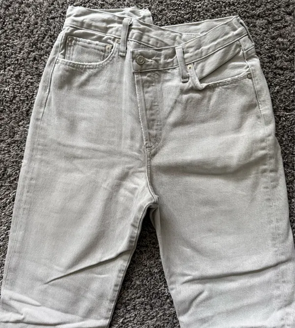 Agolde Criss Cross Light Gray Cropped Frayed Hem Jeans - Image 4