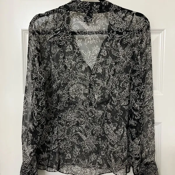 ECI New York Silk Black and White Sheer Floral Blouse Size L Vintage - Image 6