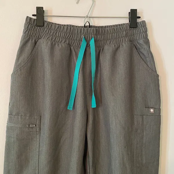 FIGS Graphite Gray Yola Straight Leg Scrub Pants Uniform Women's size Medium - Image 3