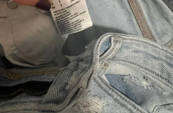 American Eagle Jeans - Image 4