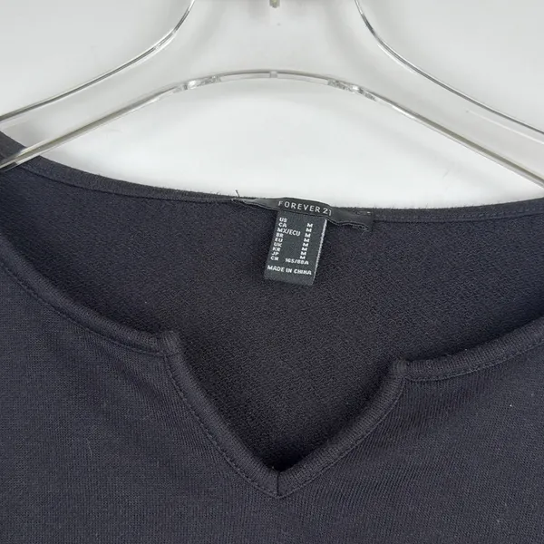 Forever 21 Cropped Sweatshirt Womens Black Half Sweater Crop Top Shirt Size M - Image 3
