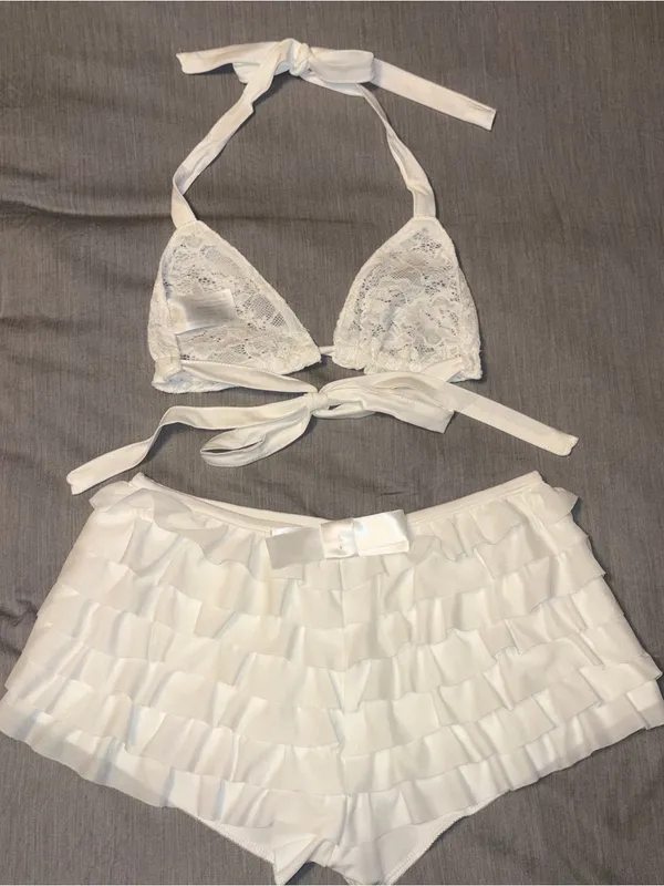 Iheartraves Medium White Lace Triangle Top & Amazon Ruffle Shorts Small White - Image 5
